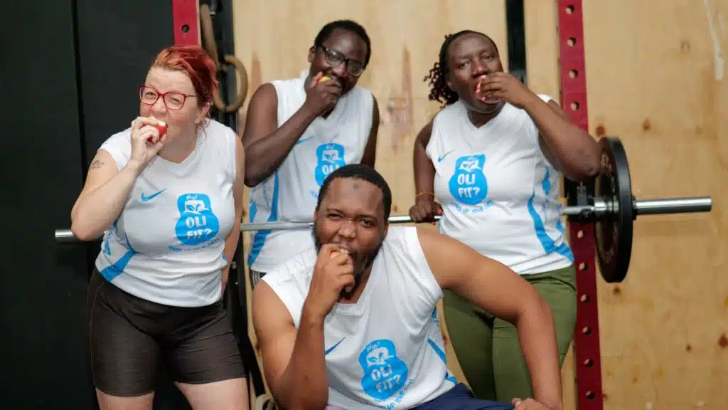 H7 eating apples in the gym